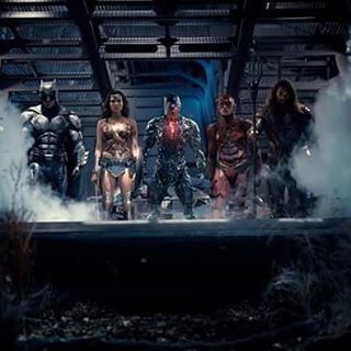 Wow!  The Justice League in da house #thejusticeleague #justiceleague #dc #dcuniverse #dccomics #benaffleck #galgadot #jasonmomoa